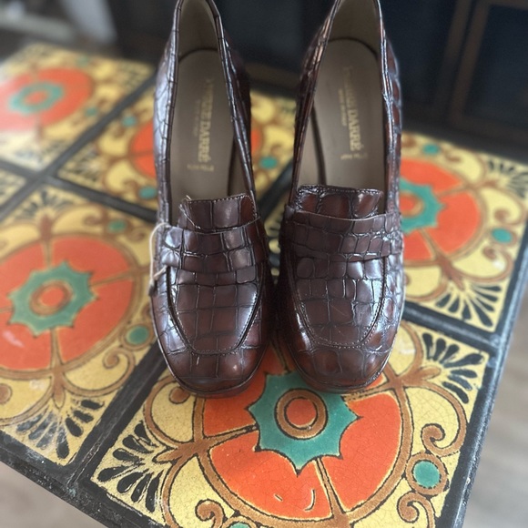 Pristine condition Italian leather heels - Picture 4 of 7